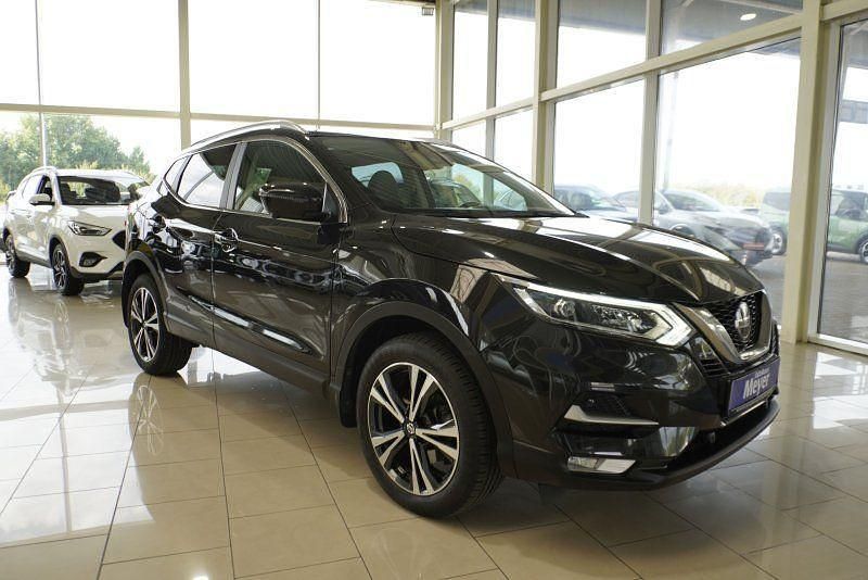 Schwarz (metallic) Gebraucht 2020 Nissan Qashqai SUV | 16.810 € (Guter Preis) - Bild 1/4