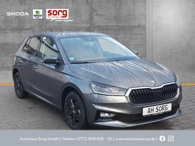Grau Gebraucht 2024 Skoda Fabia Drive Limousine | 23.990 € (Fairer Preis) - Bild 1/4