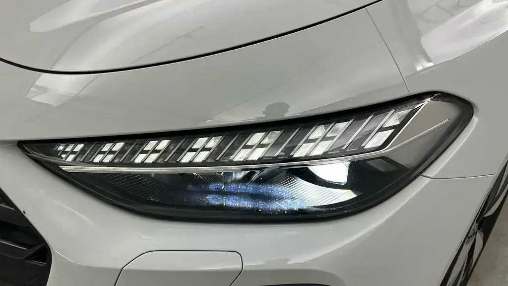 Second-hand Audi A5 S-line plus 204 CP (150 kW) 2025 Alb Break