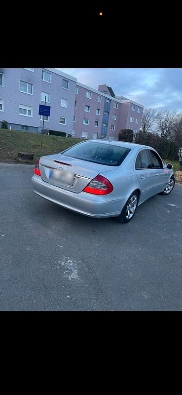 Gebraucht Mercedes E300 211 PS (155 kW) 2009 Silber Limousine