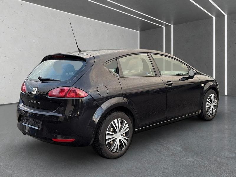 Second-hand Seat Leon Reference 102 CP (75 kW) 2006 Negru Hatchback