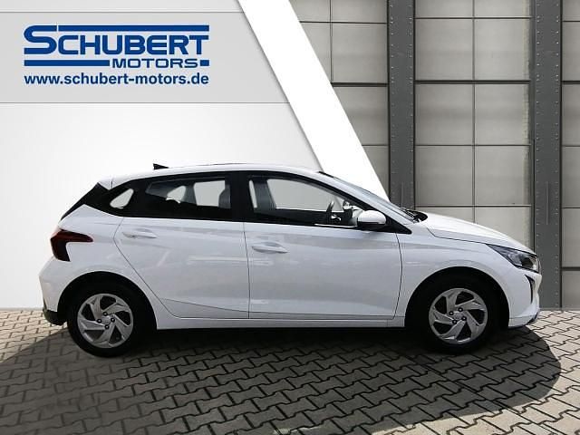 Neu Hyundai i20 Select 101 PS (74 kW) 2025 Weiss Kleinwagen