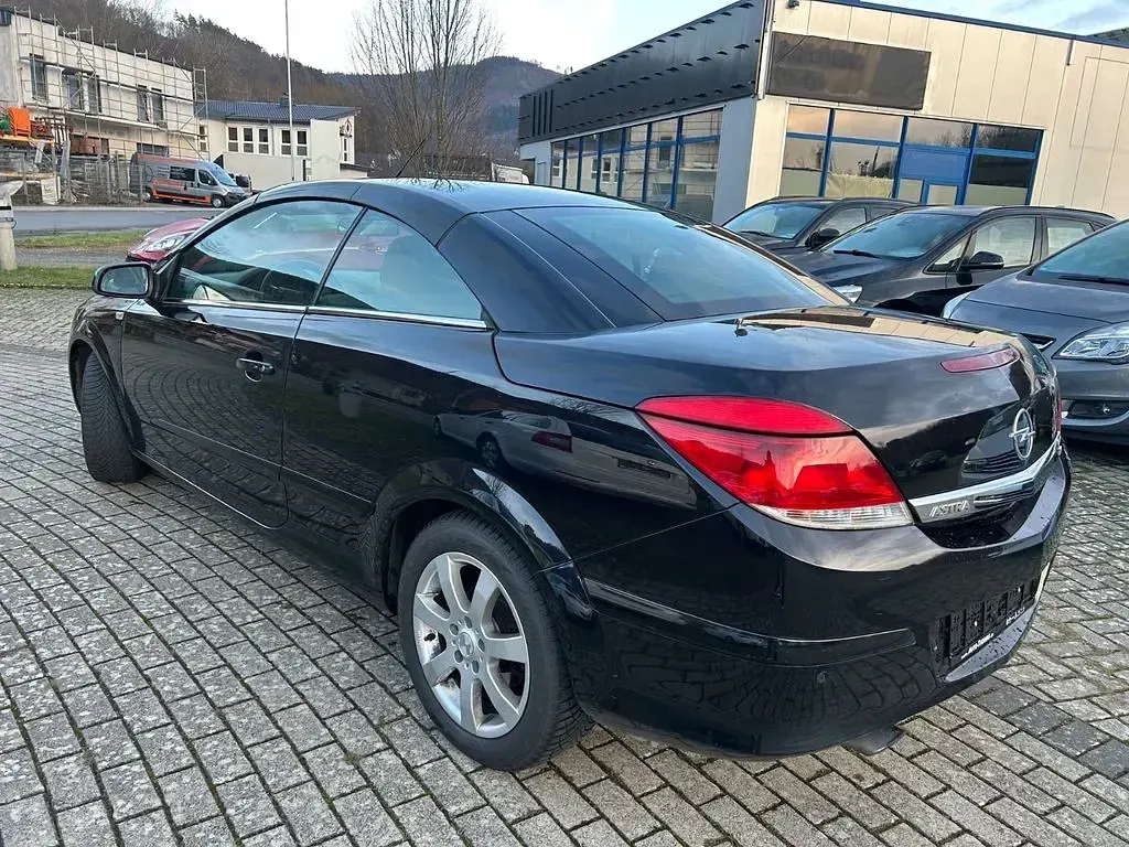 Gebraucht Opel Astra Cabriolet 116 PS (85 kW) 2007 Schwarz Cabrio