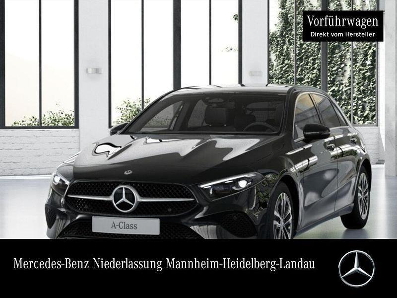 Schwarz Gebraucht 2025 Mercedes A200 Progressive Limousine | 33.950 € (Teuer) - Bild 1/4