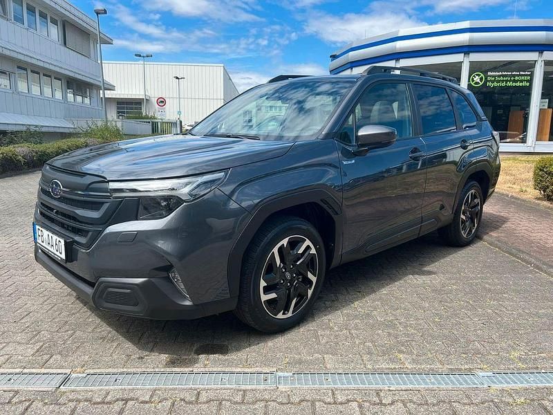 Grau Gebraucht 2025 Subaru Forester Exclusive+ SUV | 43.990 € (Fairer Preis) - Bild 1/4