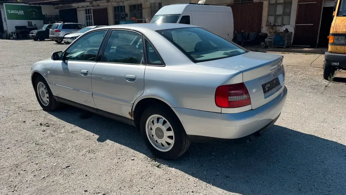Gebraucht Audi A4 90 PS (66 kW) 1999 Limousine
