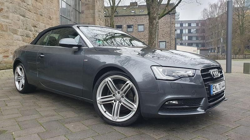 Grau Gebraucht 2012 Audi A5 Cabriolet S-Line Cabrio | 11.500 € (Fairer Preis) - Bild 1/4