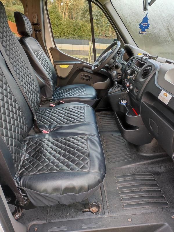 Second-hand Renault Master 100 CP (73 kW) 2011 Alb Monovolum