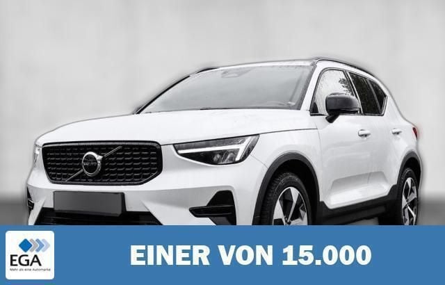Gebraucht Volvo XC40 Plus 163 PS (119 kW) 2023 Weiß metallic SUV