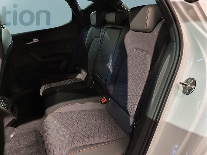 Używany Seat Leon 150 KM (110 kW) 2025 Biały Hatchback