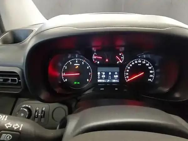 Używany Opel Combo 131 KM (96 kW) 2021 Biały Minivan