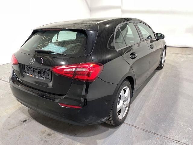 Gebraucht Mercedes A180 116 PS (85 kW) 2022 Schwarz Limousine