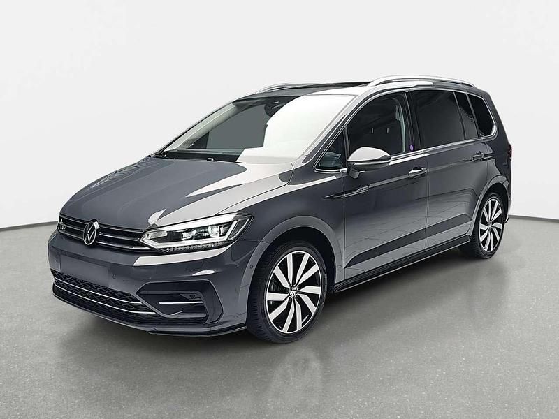Grau Gebraucht 2024 VW Touran Highline Van / Kleinbus | 39.890 € (Teuer) - Bild 1/3