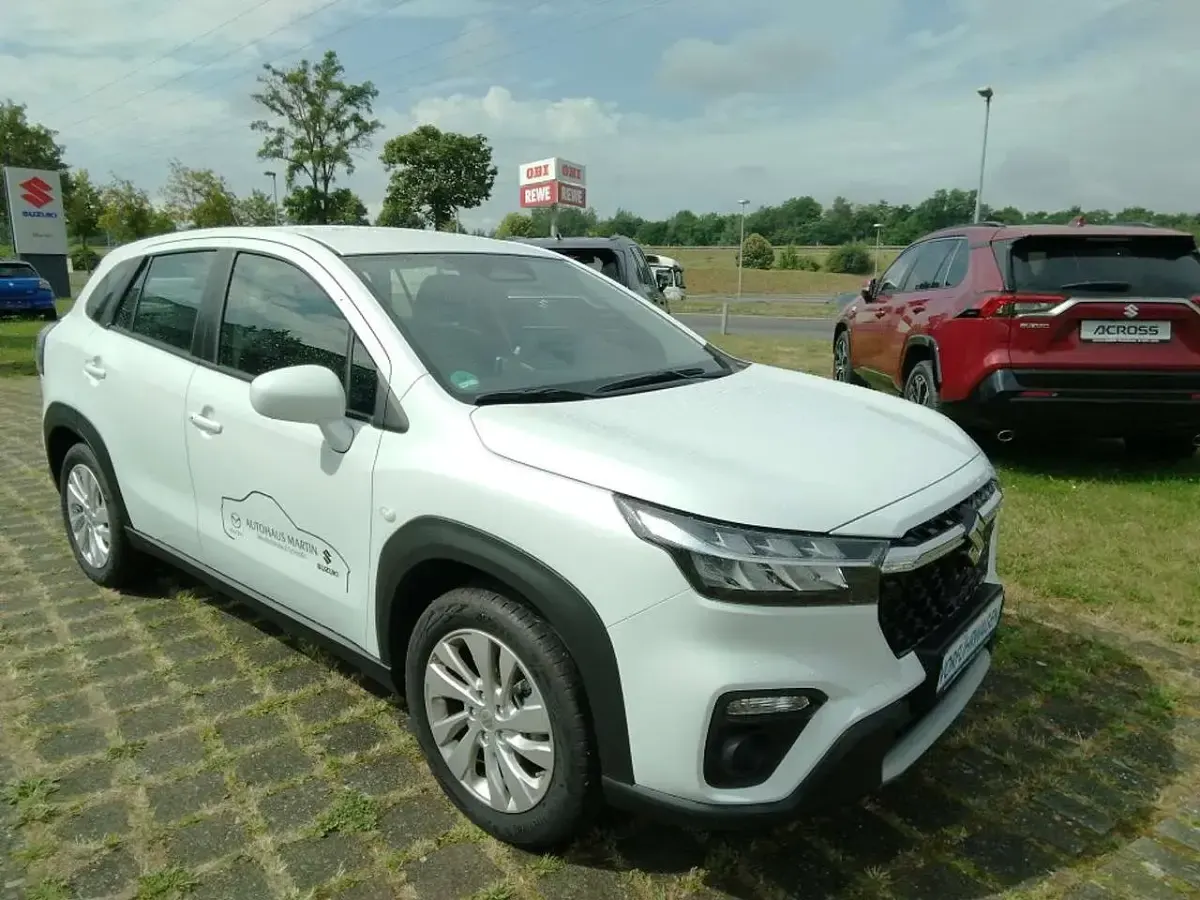 Neu Suzuki SX4 S-Cross 129 PS (94 kW) 2025 Cool white pearl met. SUV