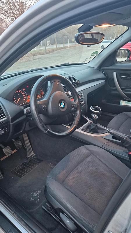 Gebraucht BMW 116 122 PS (89 kW) 2010 Silber Kleinwagen