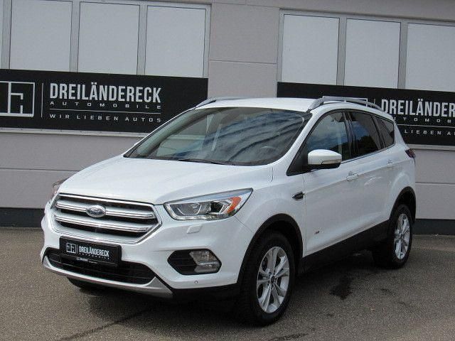 Weiß Gebraucht 2017 Ford Kuga Titanium SUV | 15.990 € (Fairer Preis) - Bild 1/4