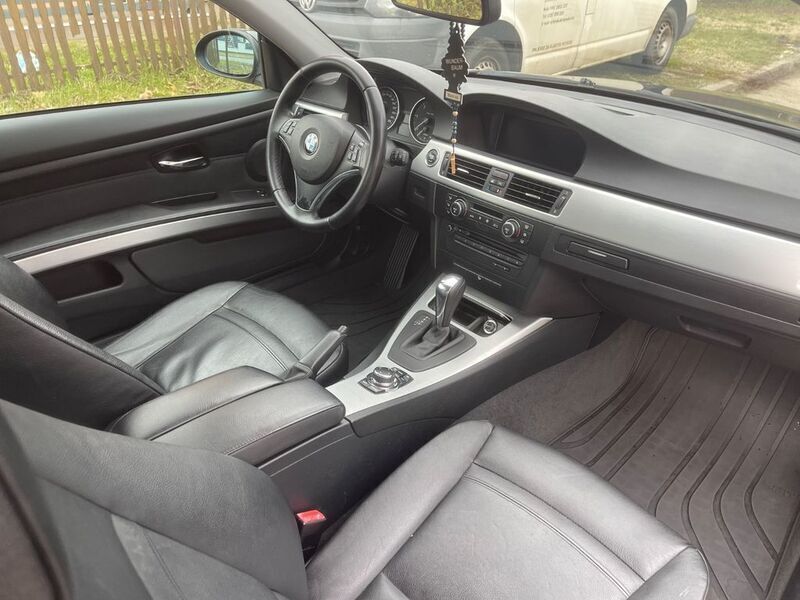Brugt BMW 330 Performance 245 HK (180 kW) 2009 Sort Coupe
