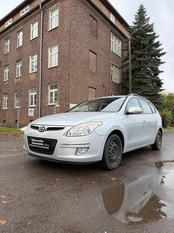 Gebraucht Hyundai i30 126 PS (92 kW) 2008 Silber Kombi