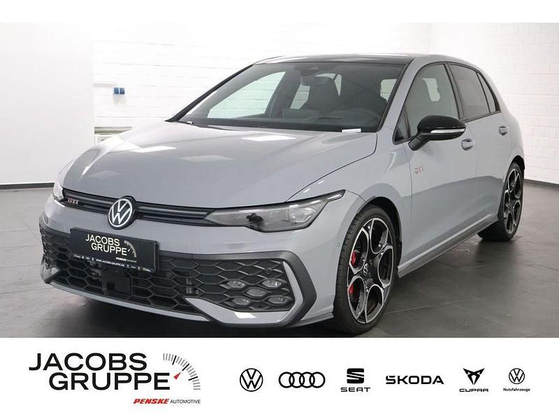 Grau Gebraucht 2025 VW Golf Style Limousine | 35.960 € (Etwas zu teuer) - Bild 1/4
