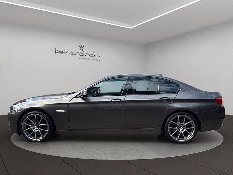 Gebraucht BMW 550 Sport Line 408 PS (300 kW) 2010 Braun Limousine