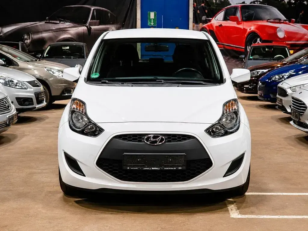 Gebraucht Hyundai i20 Style 125 PS (91 kW) 2018 Weiß Van / Kleinbus