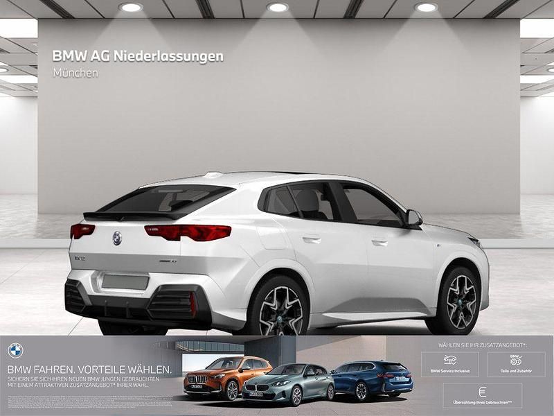 Gebraucht BMW iX2 M Sport 225 kW (306 PS) 2025 Weiß SUV