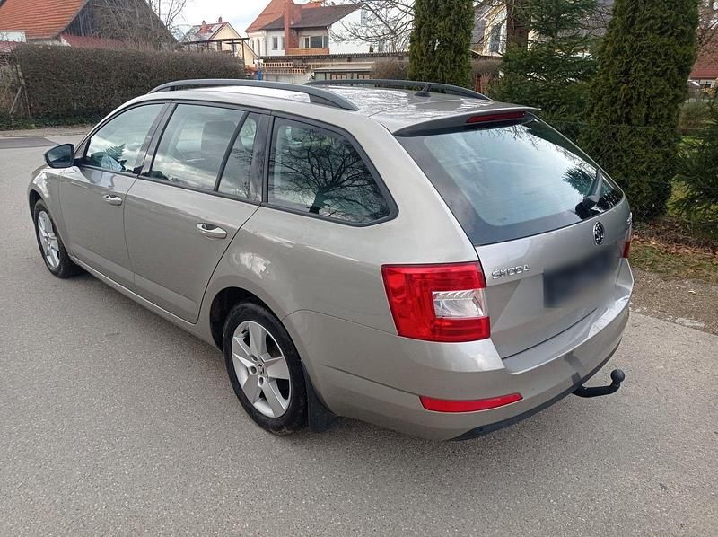 Second-hand Skoda Octavia Active 150 CP (110 kW) 2017 Gri Break