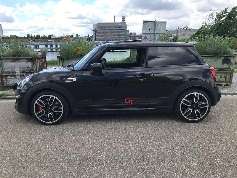 Gebraucht Mini John Cooper Works 231 PS (169 kW) 2021 Schwarz Kleinwagen