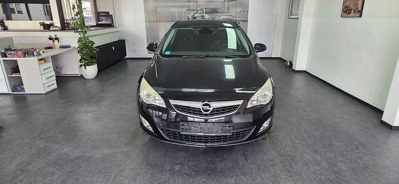 Gebraucht Opel Astra Design Edition 116 PS (85 kW) 2011 Schwarz Limousine