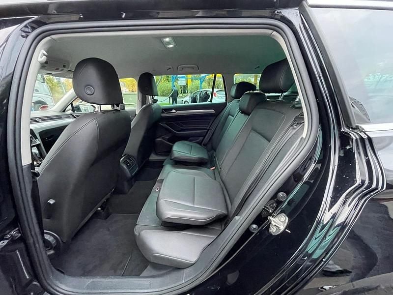 Gebraucht VW Passat 150 PS (110 kW) 2022 Schwarz Kombi
