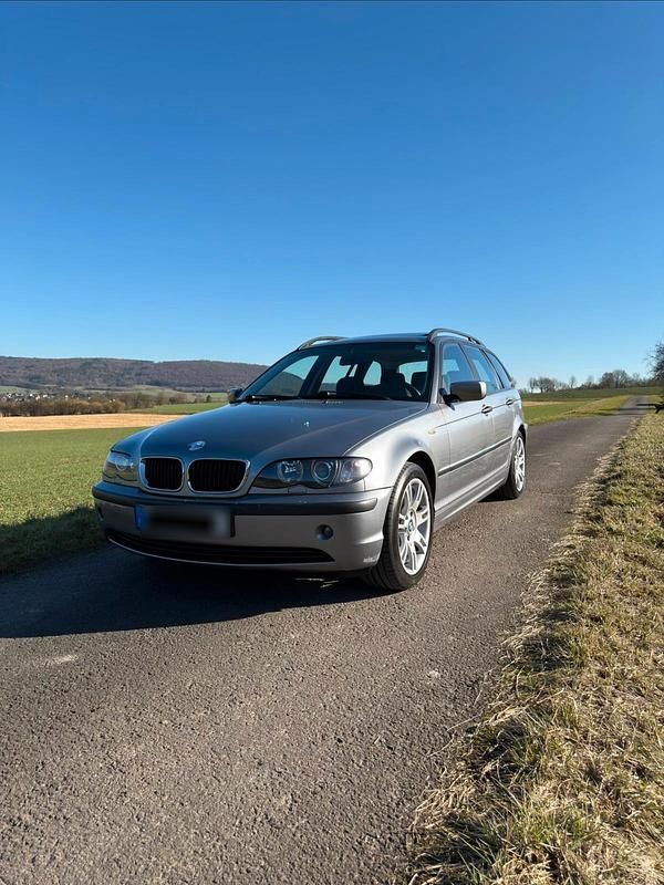 Gebraucht BMW 318 150 PS (110 kW) 2003 Grau Kombi