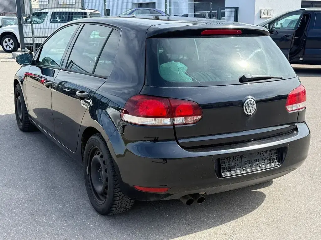 Używany VW Golf VII Highline 160 KM (117 kW) 2012 Czarny Sedan/Limuzyna