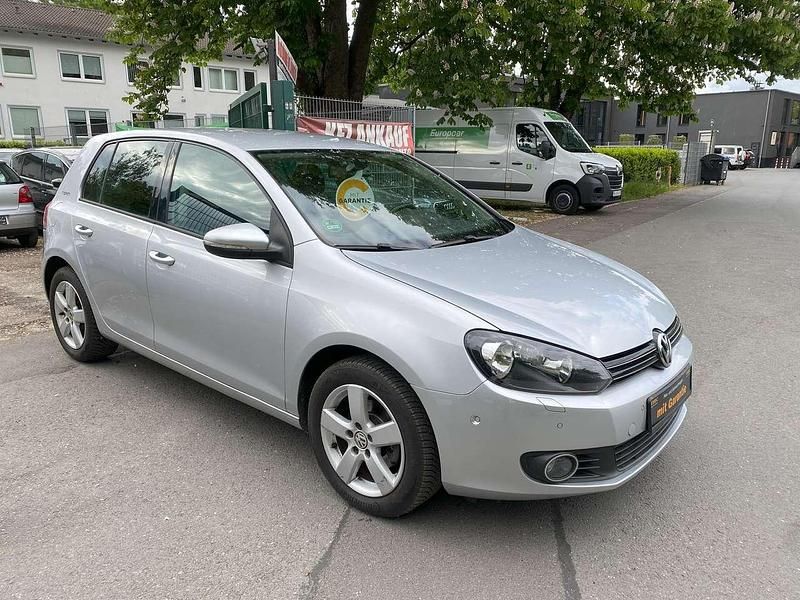 Reflexsilber metallic Gebraucht 2010 VW Golf VI Team Kleinwagen | 7.750 € (Fairer Preis) - Bild 1/4