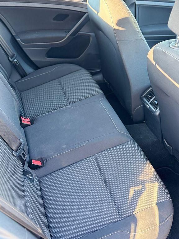 Second-hand VW Golf VII 116 CP (85 kW) 2018 Negru Break