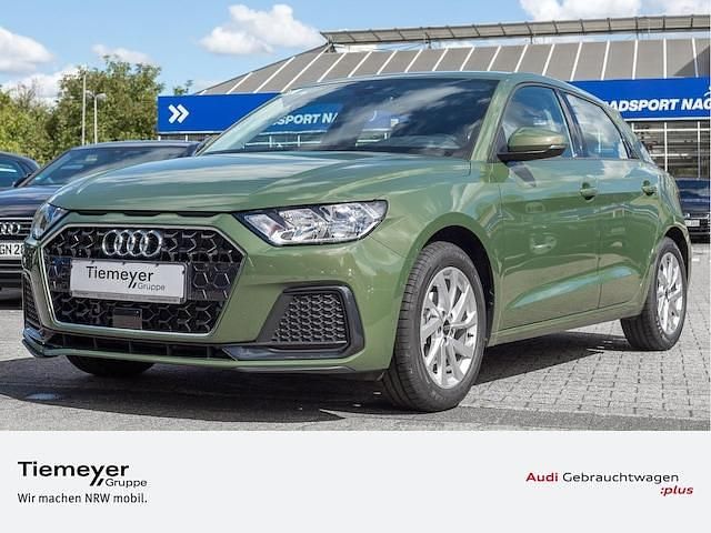 Distriktgrün metallic Gebraucht 2025 Audi A1 Sportback Advanced Plus Kleinwagen | 23.640 € (Guter Preis) - Bild 1/4