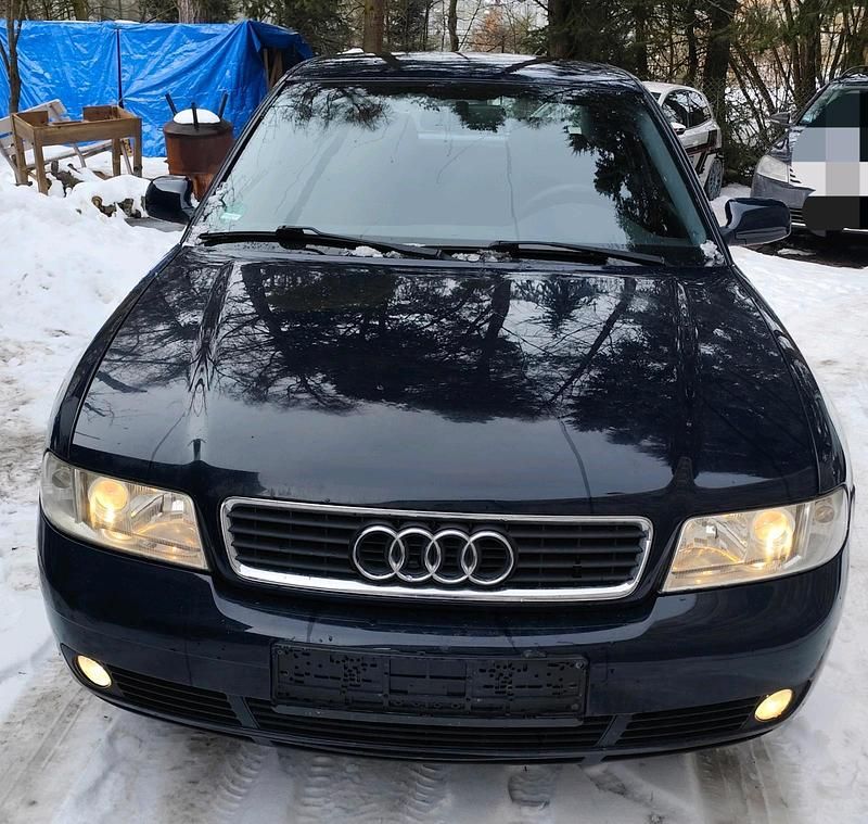 Blau Gebraucht 2000 Audi A4 Limousine | 400 € (Superpreis) - Bild 1/4