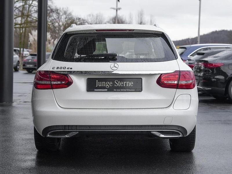 Gebraucht Mercedes C300e Avantgarde 306 PS (225 kW) 2020 Diamantweiss metallic Kombi