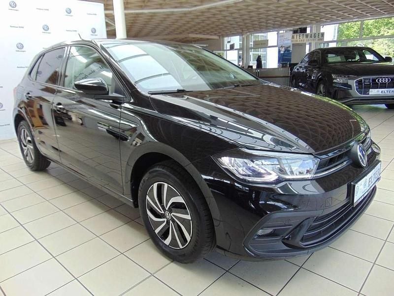 Deep black perleffekt Neu 2025 VW Polo Life Kleinwagen | 23.990 € (Guter Preis) - Bild 1/4
