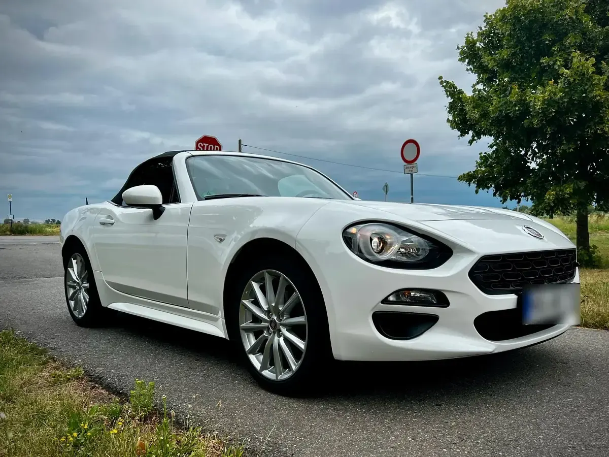 Gebraucht Fiat 124 Spider 140 PS (102 kW) 2017 Weiß Cabrio