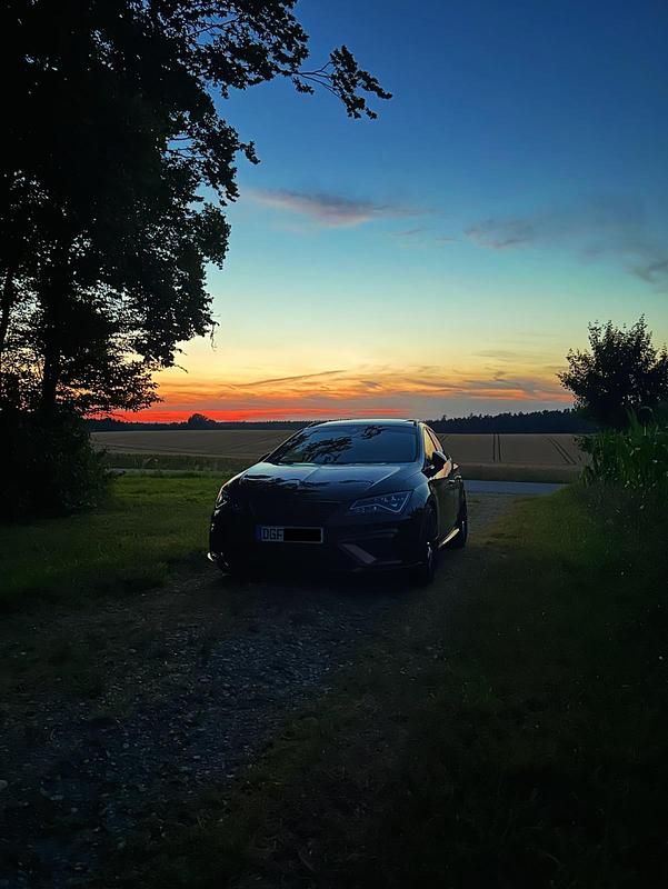 Schwarz Gebraucht 2020 Seat Leon ST CUPRA Kombi | 38.000 € - Bild 1/4