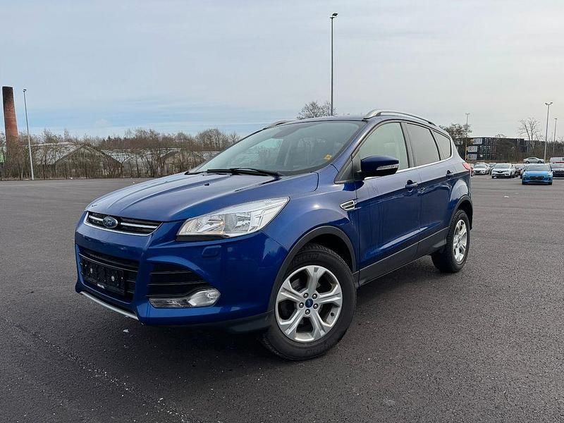 Gebraucht Ford Kuga Titanium 150 PS (110 kW) 2016 Blau SUV