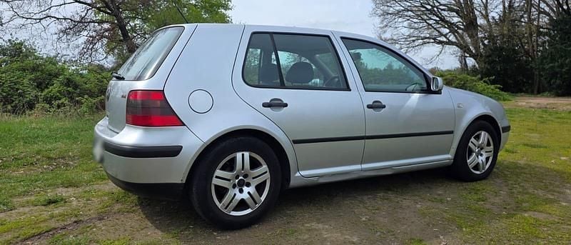 Gebraucht VW Golf IV 101 PS (74 kW) 2003 Silber Limousine