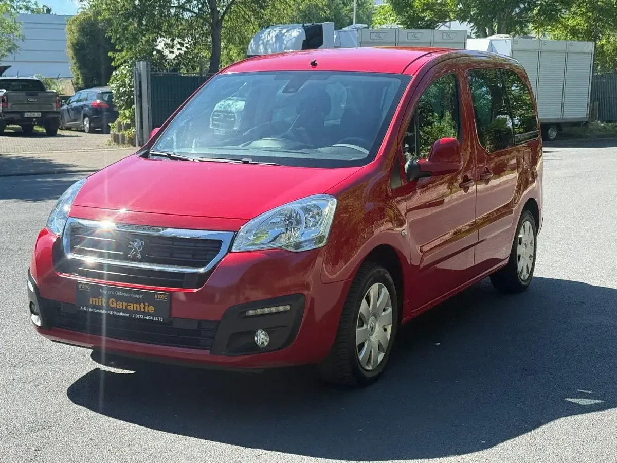 Gebraucht Peugeot TePee Active 99 PS (72 kW) 2018 Rot Van / Kleinbus
