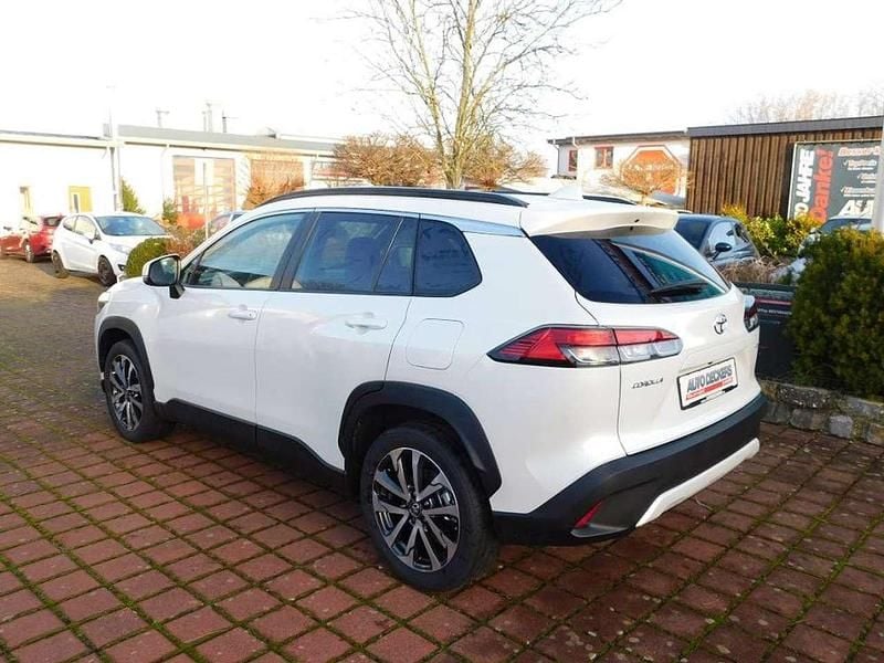Gebraucht Toyota Corolla Cross Comfort 197 PS (144 kW) 2024 Platinum weiß perleffekt SUV