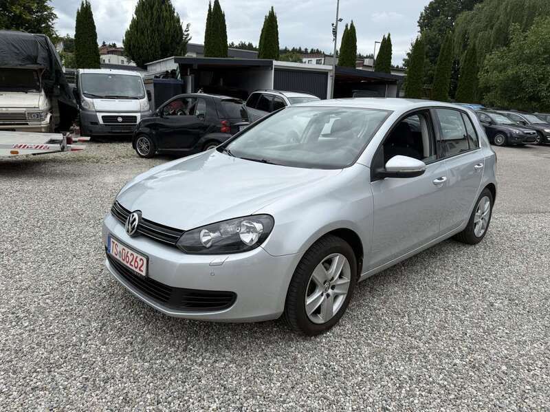 Reflexsilber metallic Gebraucht 2009 VW Golf VI Comfortline Kleinwagen | 3.590 € (Superpreis) - Bild 1/4
