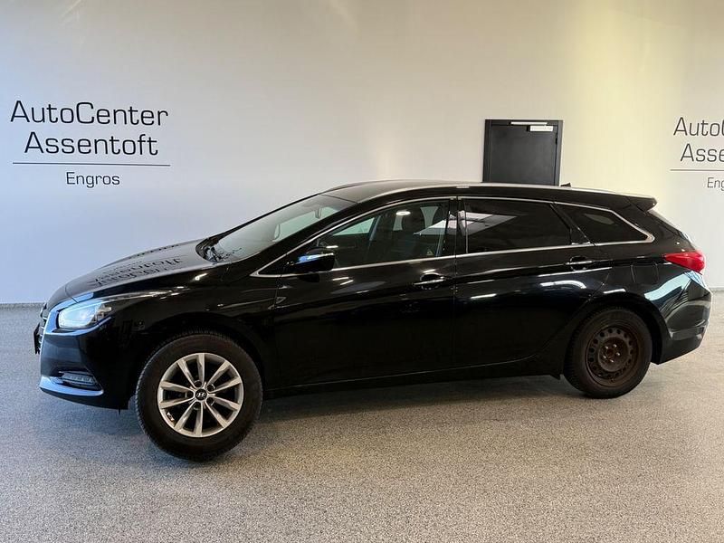 Gebraucht Hyundai i40 Style 116 PS (85 kW) 2016 Schwarz Limousine