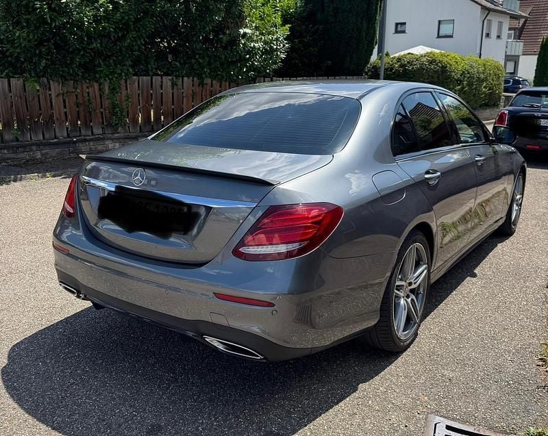 Gebraucht Mercedes E350 AMG line 299 PS (219 kW) 2018 Grau Limousine