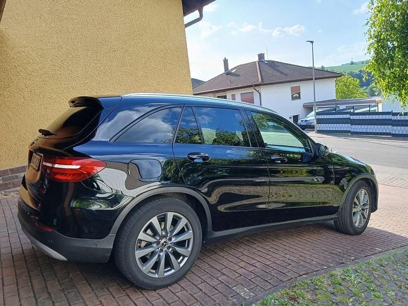 Gebraucht Mercedes GLC220 170 PS (125 kW) 2019 Schwarz SUV
