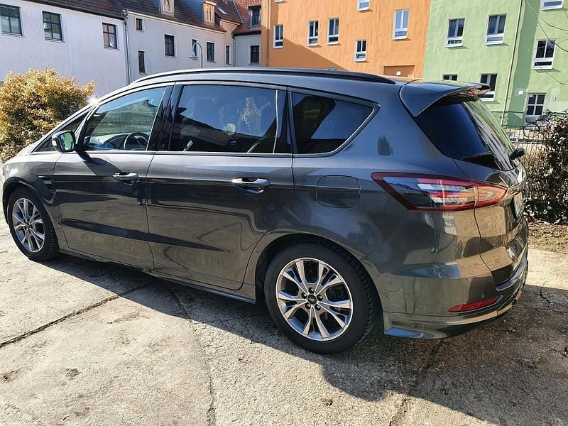 Gebraucht Ford S-MAX ST-Line 165 PS (121 kW) 2019 Andere farben Van / Kleinbus