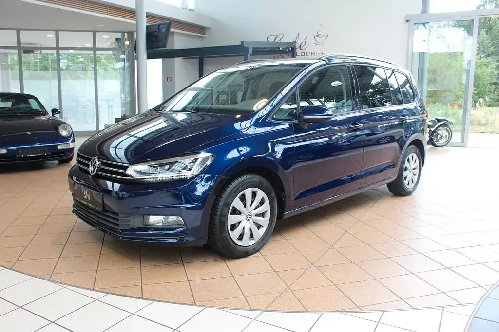 Gebraucht VW Touran Comfortline 150 PS (110 kW) 2016 Atlantic blue Van / Kleinbus